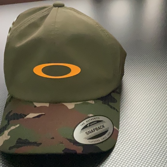 Used - Picture 1 of 2